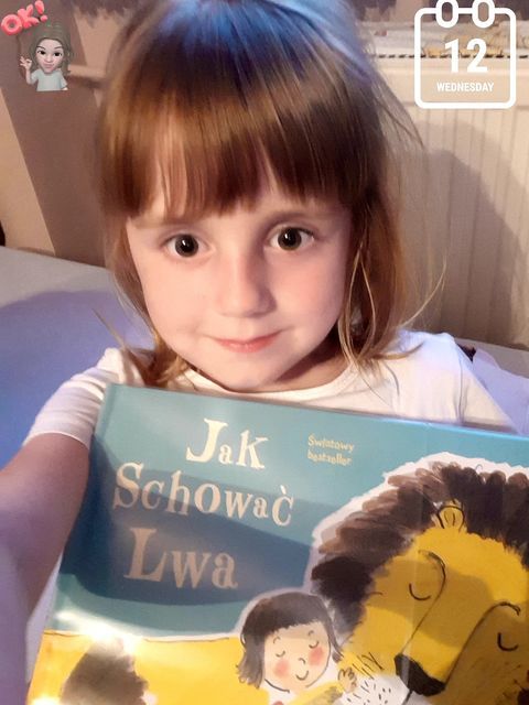 Dziewczynka z książką