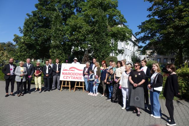 Uczestnicy Narodowego Czytania