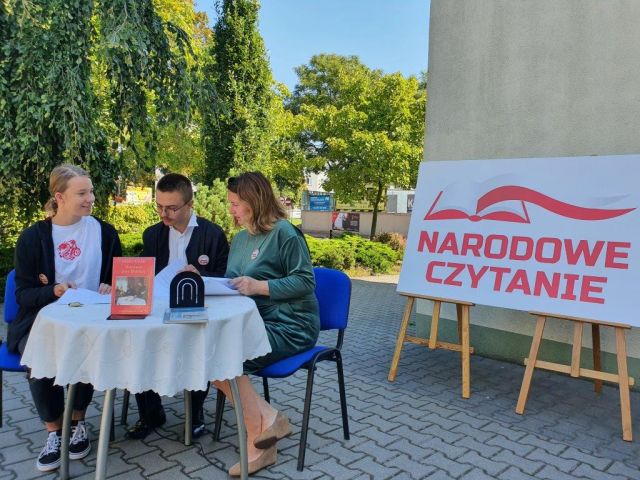Uczestnicy Narodowego Czytania