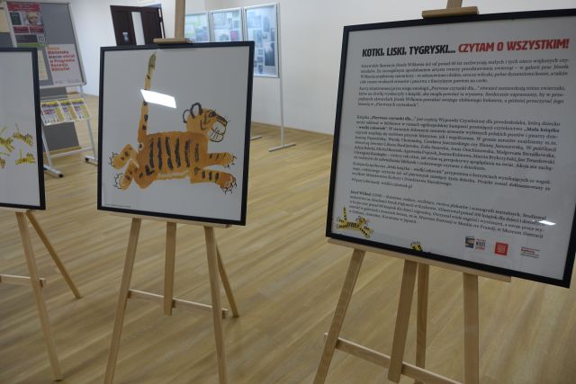 ramki ze zdjęciami ilustracji tygryska i kotków na sztalugach