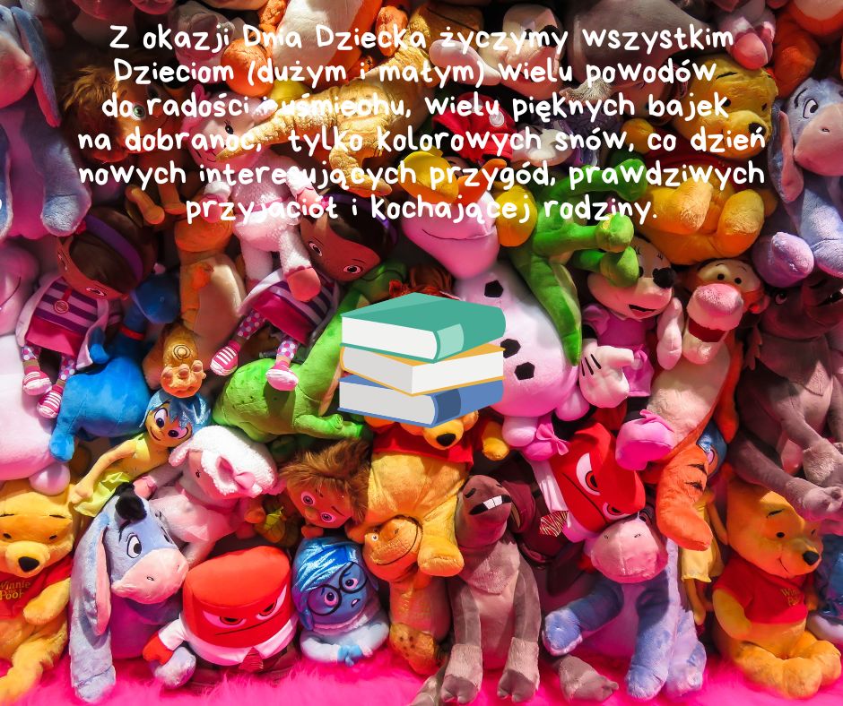 na tle dużej ilości misiów w różnych kolorach na środku trzy książki