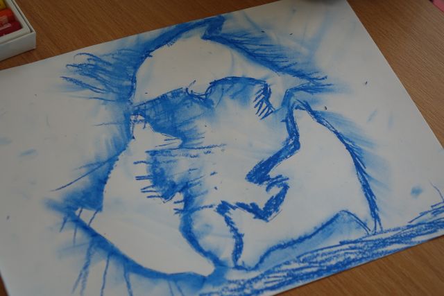 rysunek delfinów wykonanych przez dzieci