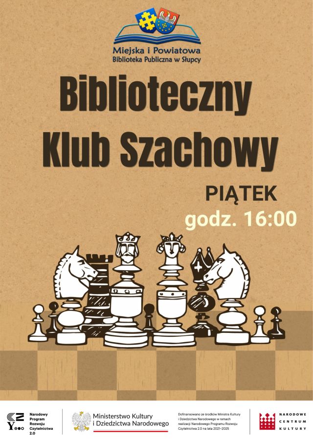 na brązowym tle zaproszenie na spotkanie szachistów, w środkowej części pionki szachowe