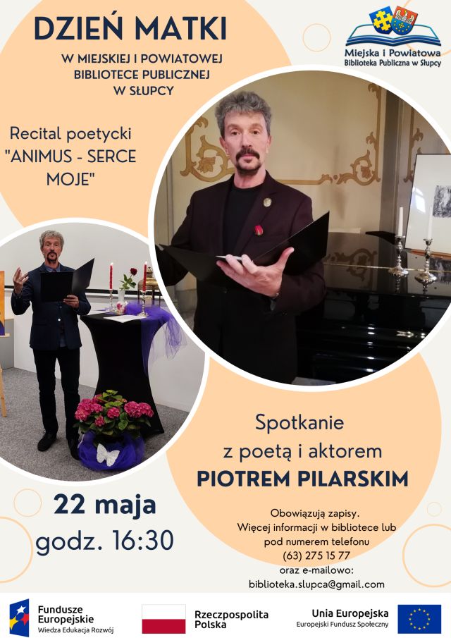 z pramężczyzna z książką, obok stolik i fortepianwej i lewej stronyn 