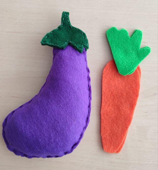 marchewka i śliwka uszyta z materiału