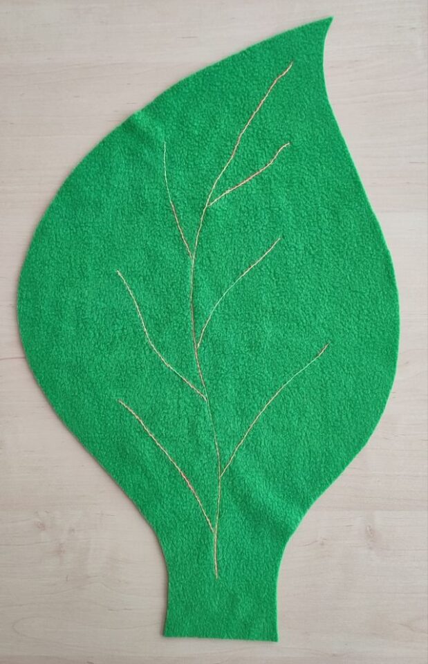 liść uszyty z materiału