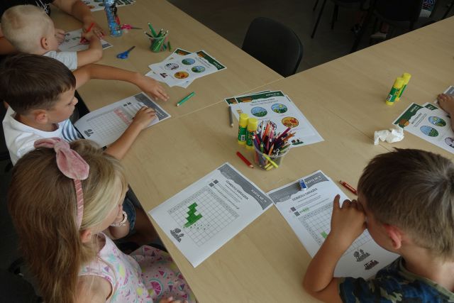 kartki wypełnione przez dzieci