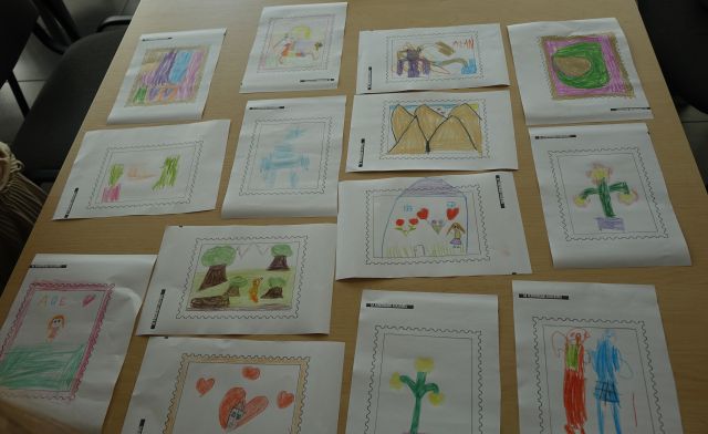 prezentacja rysunków wykonanych przez przedszkolaki