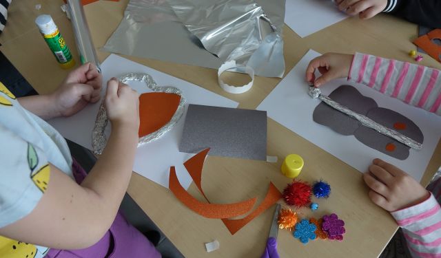 prace wykonane z folii aluminiowej