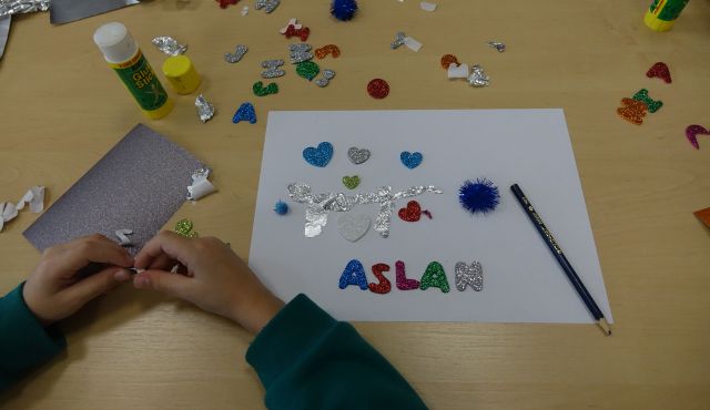 praca wykonana przez aslana z folii aluminiowej