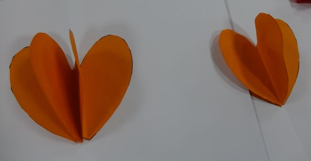 pomarańczowe serca 3d
