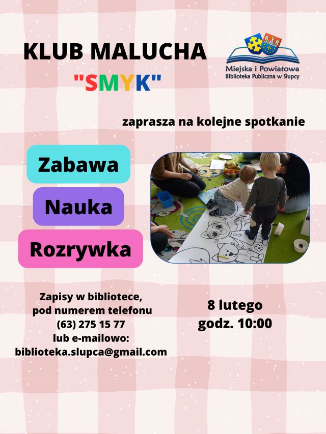 na różowym tle zaproszenie na spotkanie klubu malucha, z prawej strony zdjęcie bawiących się małych dzieci
