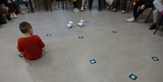 roboty Photon na podłodze