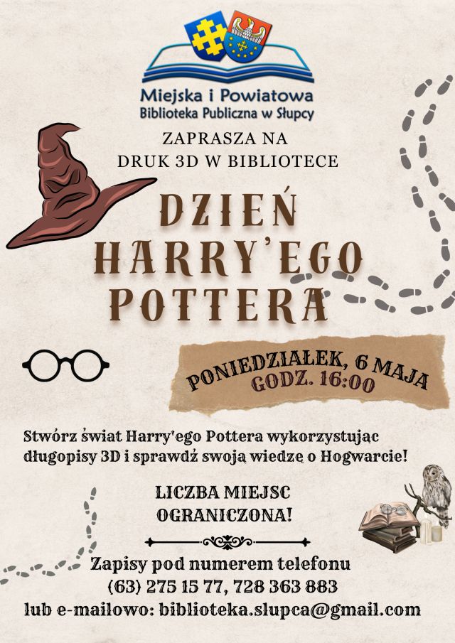 na kremowym papierze zaproszenie na warsztaty, z lewej strony kapelusz i okulary, z prawej ślady stóp, niże sowa z książkami