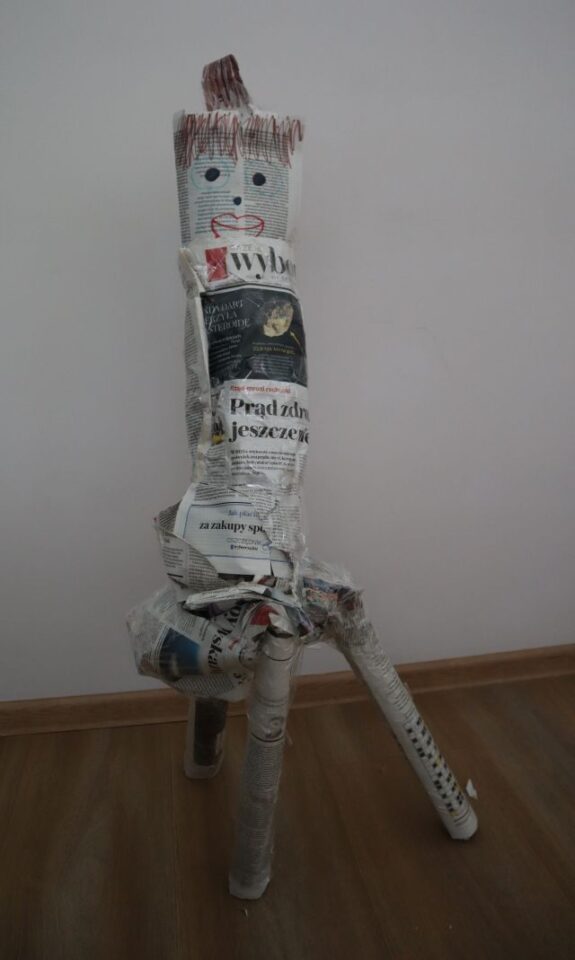 model człowieka z gazet