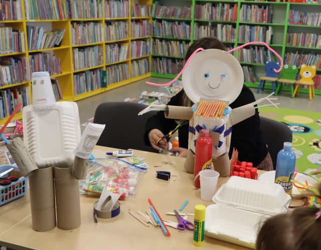 roboty z materiałów recyklingowych