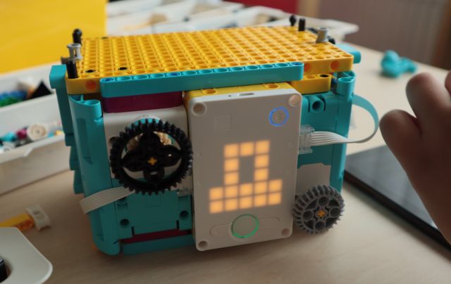 świecący sejf z klocków Lego