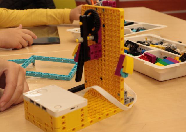 budowla z klocków LEGO