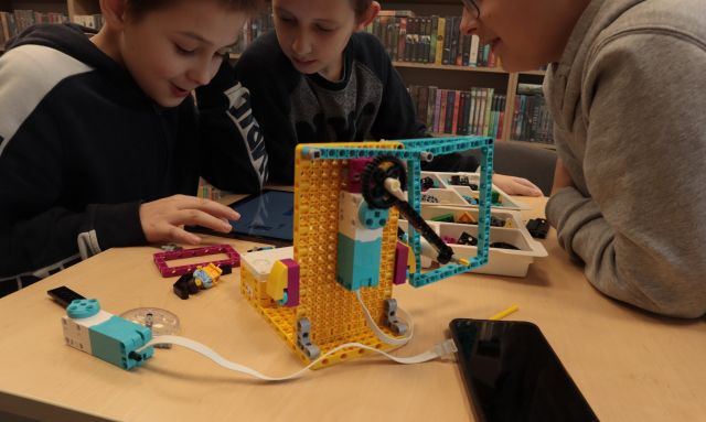 budowla z klocków LEGO