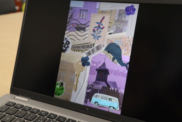 Na zdjęciu znajduje sie ekran laptopa, na którym wyświetlany jest kolaż z budynkami miasta oraz naklejkami. Dominuje kolor fioletowy i beżowy.