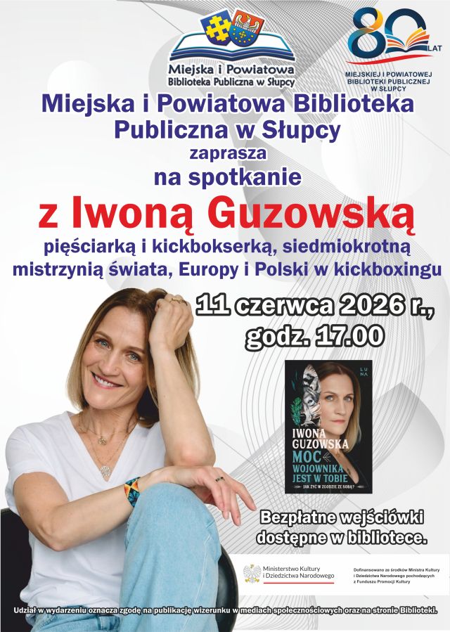 Na białym tle kobieta z ręką we włosach i zaproszenie na spotkanie