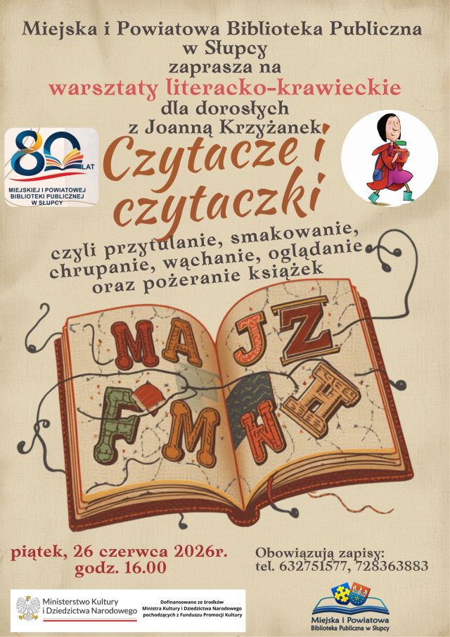 na kremowym tle zaproszenie na warsztaty, na środku książka, a na niej litery