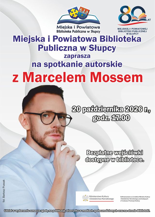 na białym tle z lewej strony zdjęcie mężczyzny w okularach z ręką na brodzi oraz zaproszenie na spotkanie
