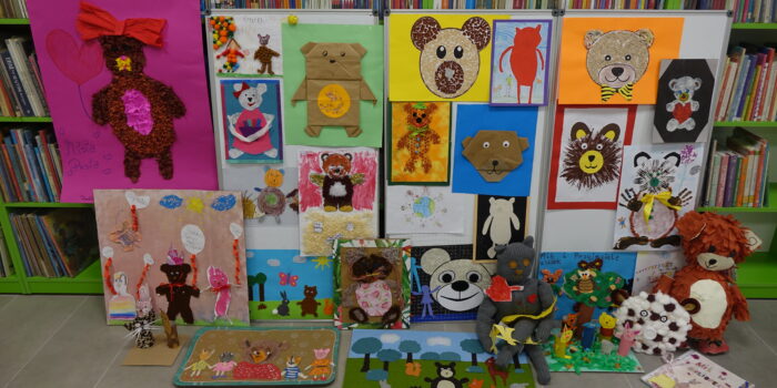 kolorowe prace przedstawiające misie wykonane przez dzieci