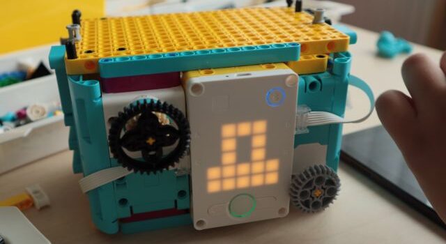 świecący sejf z klocków Lego